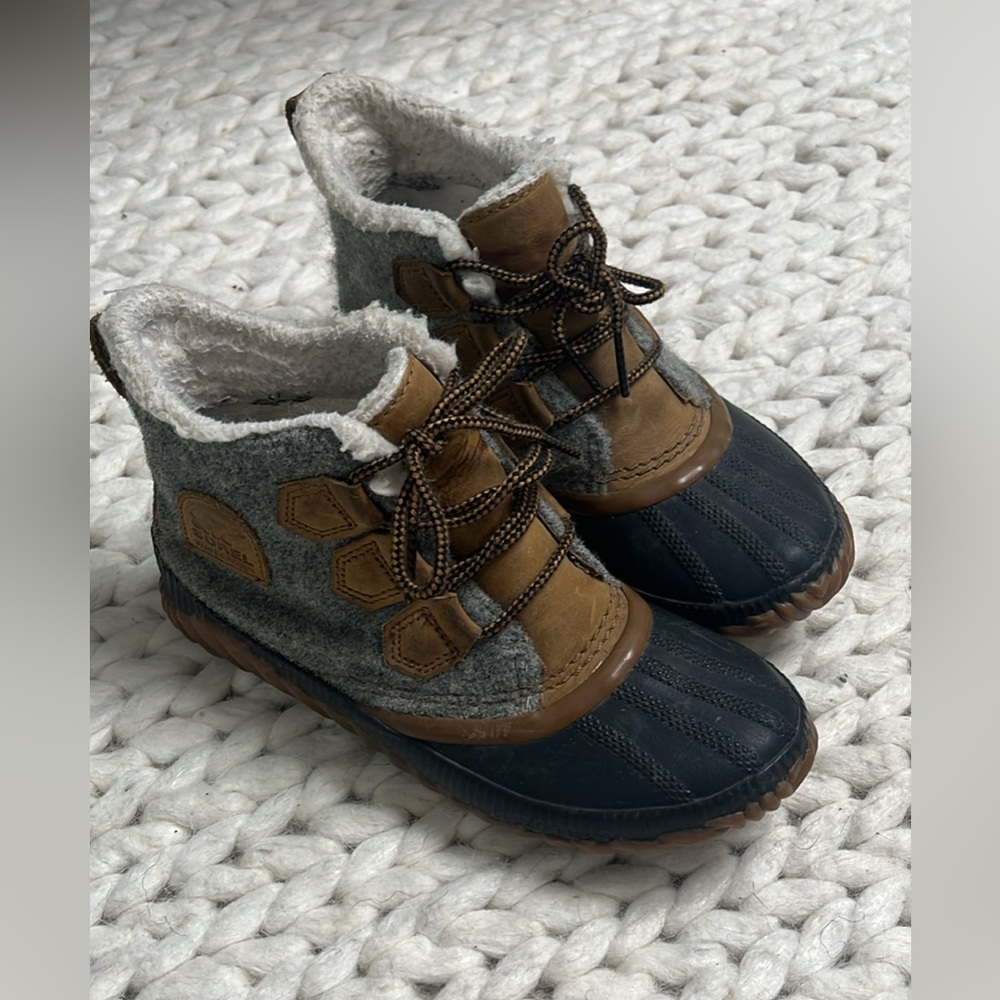 Womens size 6 sorel boots